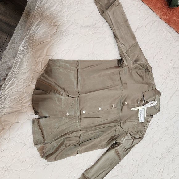 Lilysilk Timeless Silk Charmeuse Shirt Size L - Picture 8 of 11